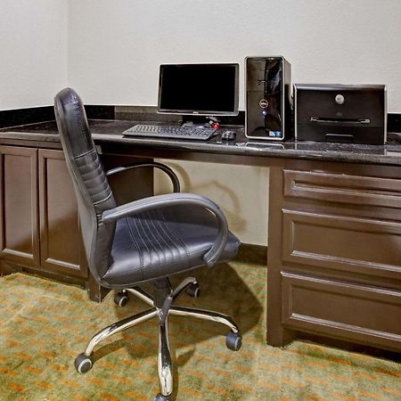 Super 8 By Wyndham Laporte La Porte Bagian luar foto