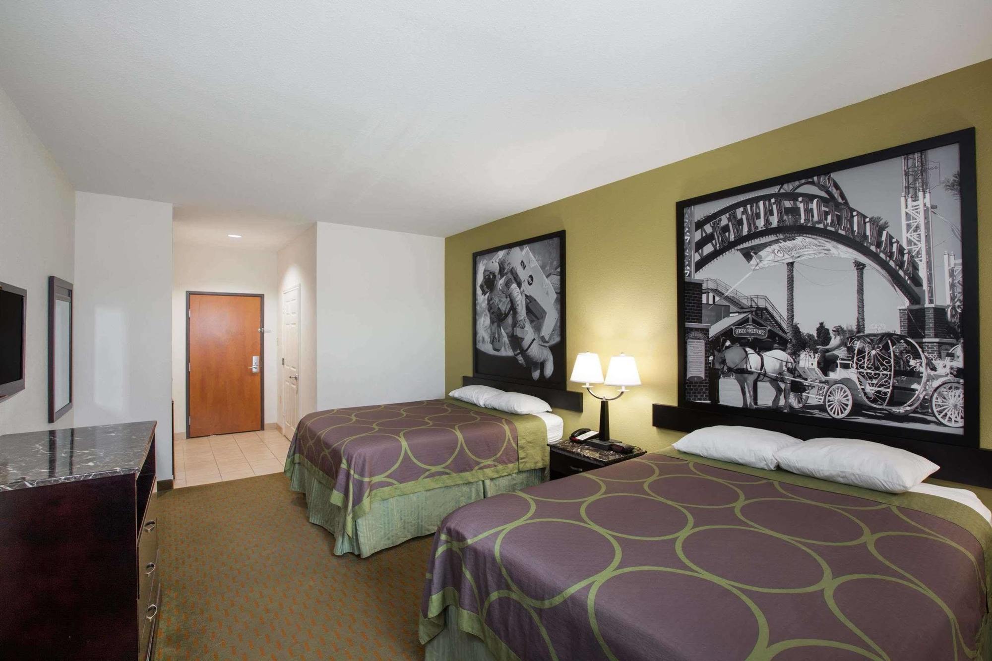 Super 8 By Wyndham Laporte La Porte Bagian luar foto