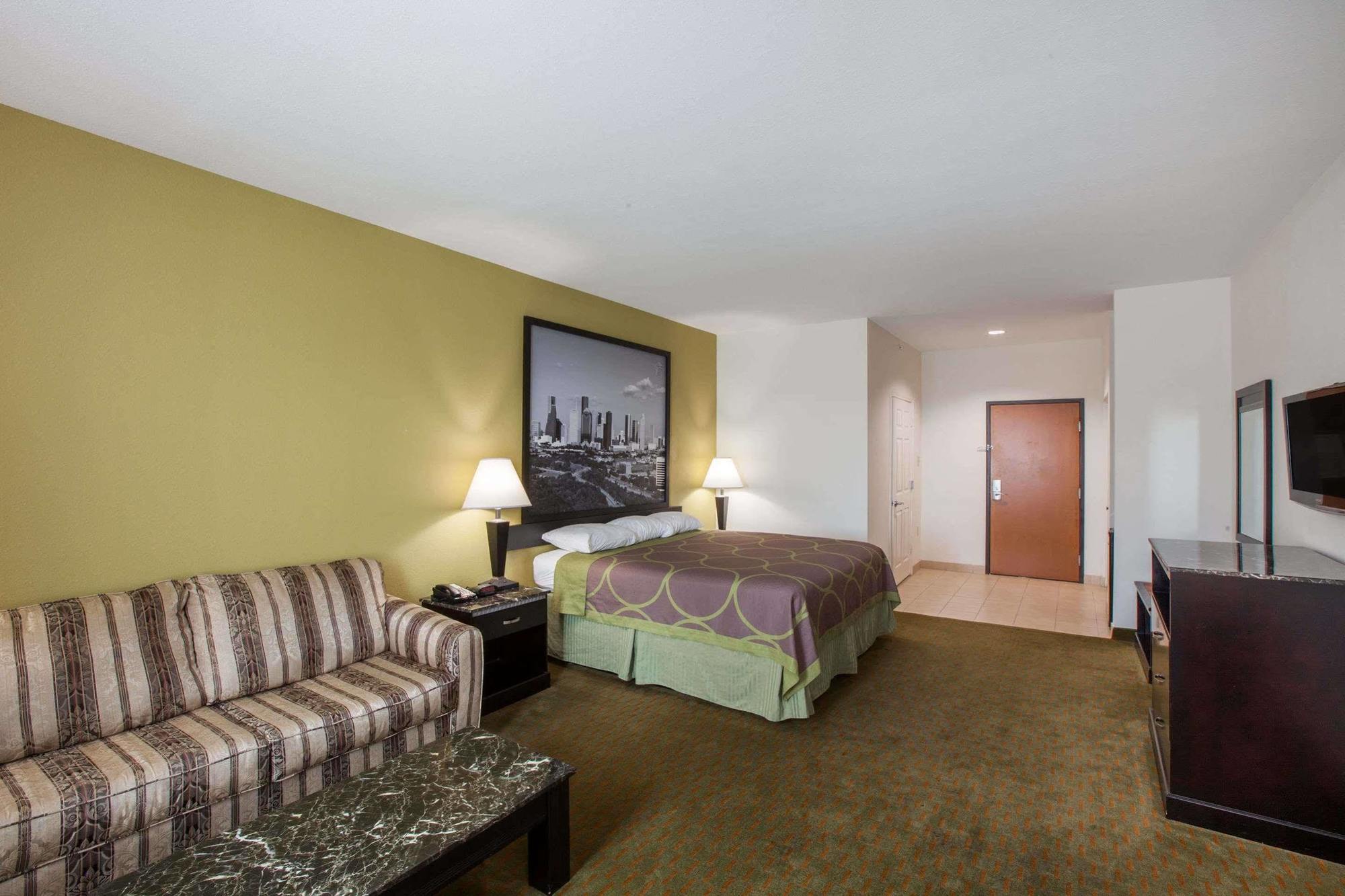 Super 8 By Wyndham Laporte La Porte Bagian luar foto