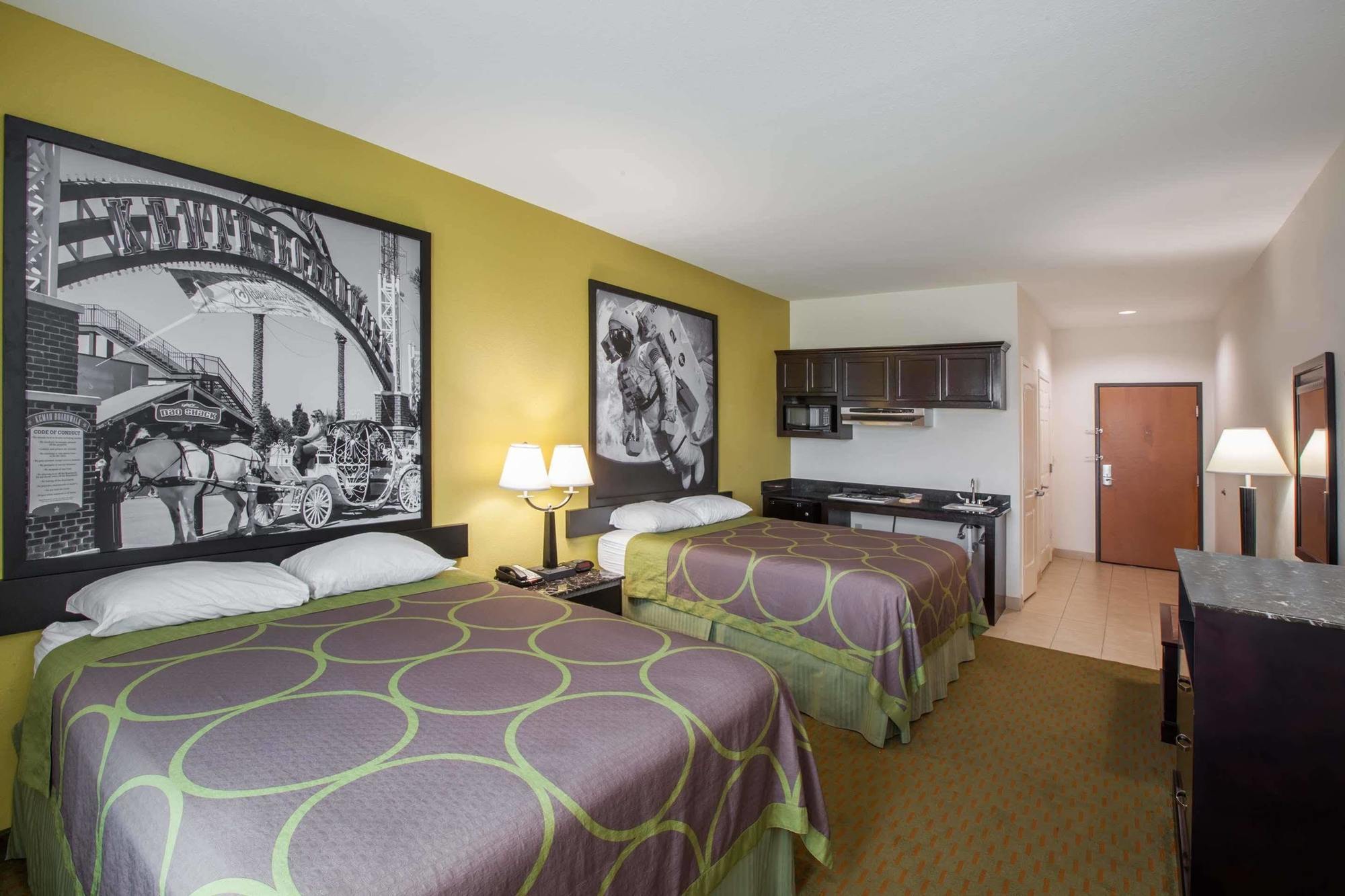 Super 8 By Wyndham Laporte La Porte Bagian luar foto